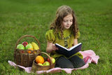 Girl  read book Royalty Free Stock Photo