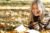 Woman read in park Royalty Free Stock Photography